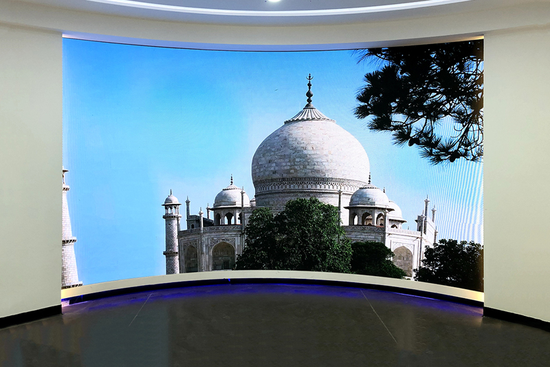 高新区消防局-P2软模组弧形室内全彩显示屏